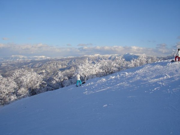 DSC07794 Blue Bird Day at Yamabiko on top of Nozawa Onsen Ski Resort